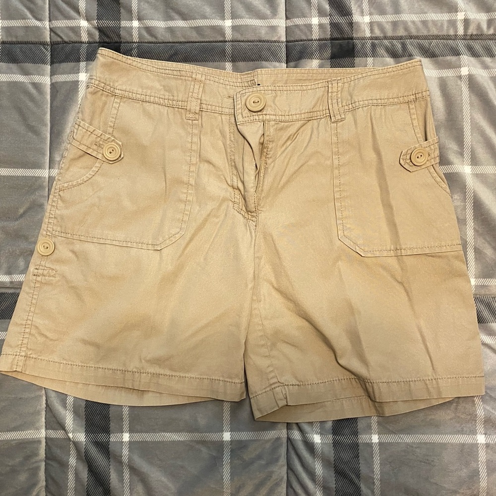 H&M Women’s Khaki Shorts